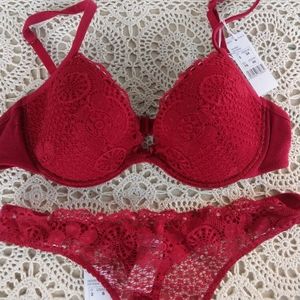 Intimissimi Rubino Red Lace BRA ONLY (34B) (2/$30 item)